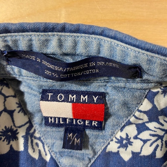 Tommy Hilfiger Blue and White Floral Men's Shirt Medium (GA) - Picture 4 of 7